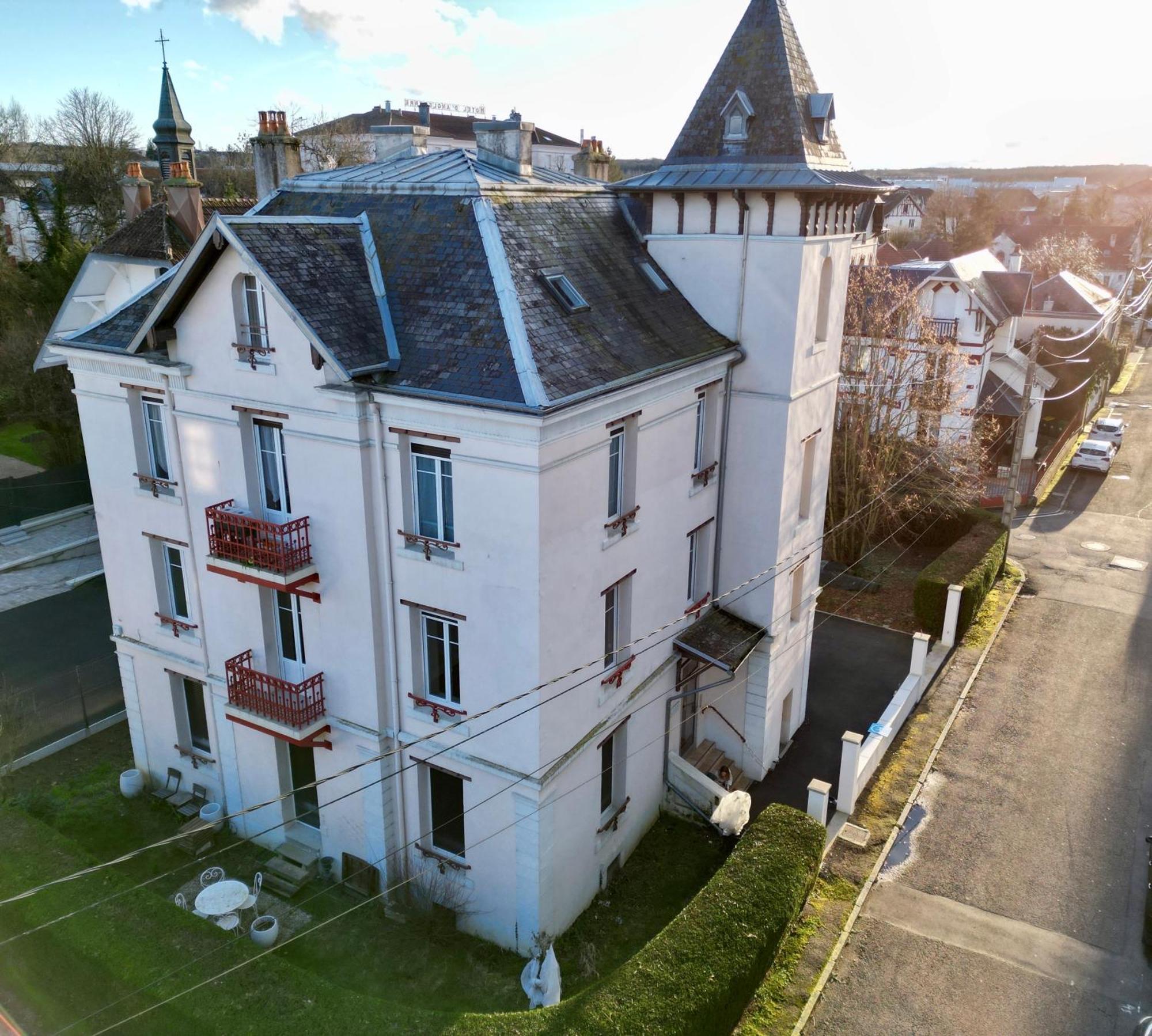 Calme, Confort Et Proprete Vittel Exterior photo